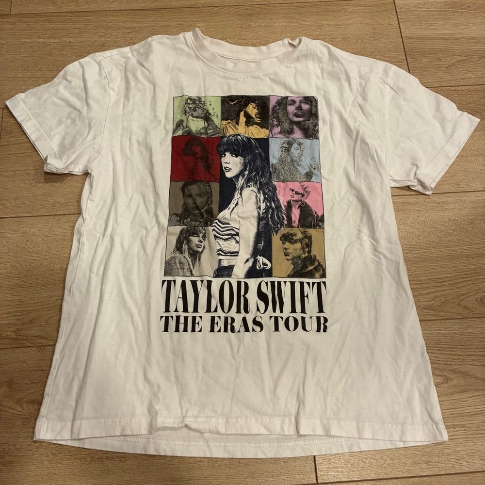 Taylor Swift Official The Eras Tour Cotton Short Sleeve White T-shirt Size M - Picture 1 of 5